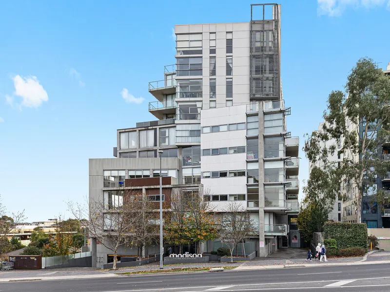 LUXURIOUS MODERN LIVING AT 404/91-93 TRAM ROAD, DONCASTER