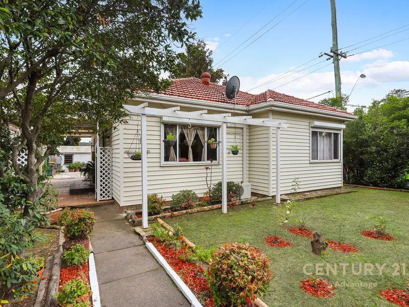 A HOME BUILT TO ACCOMMODATE 2 FAMILIES