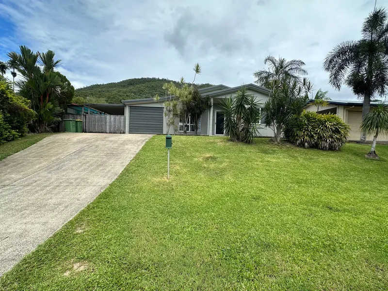 SUPERB FAMILY HOME IN QUIET CLOSE