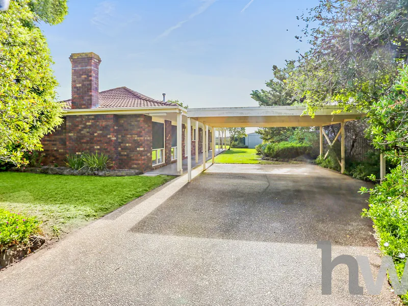 Coastal Serenity in Revered Locale 