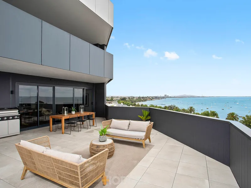 BAYSIDE SEAT TO GEELONG’S BEST VIEWS