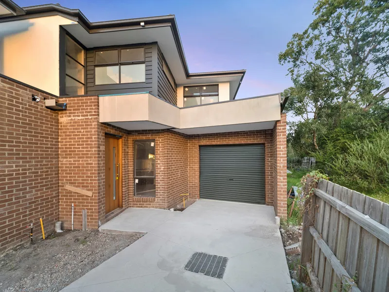 Brand New Modern Style Living