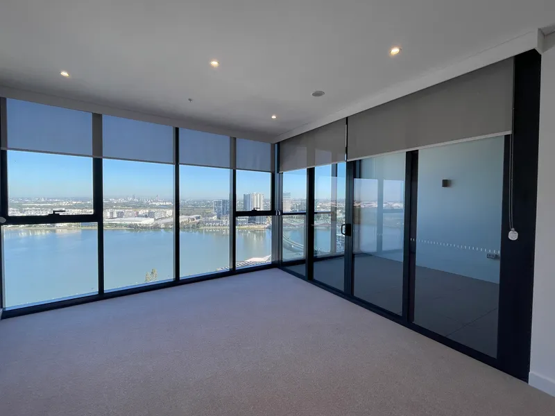 THREE BEDROOMSWITH WATERVIEW , 2.5 TOILET WITH BATHTUB