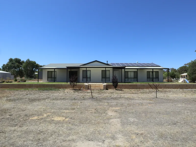 PERFECT FAMILY HOME!