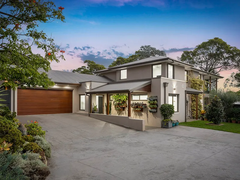 Private Oasis with Spectacular Water Views – 1075sqm