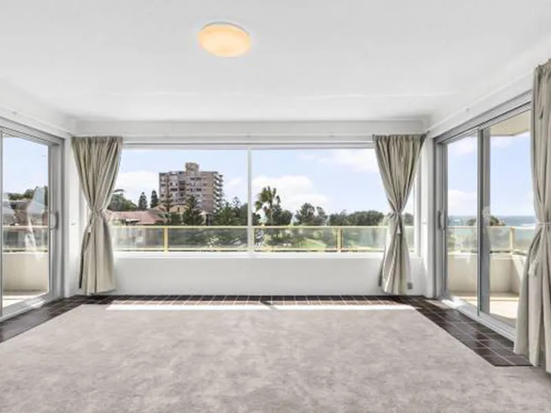 Three bedroom apartment with views
