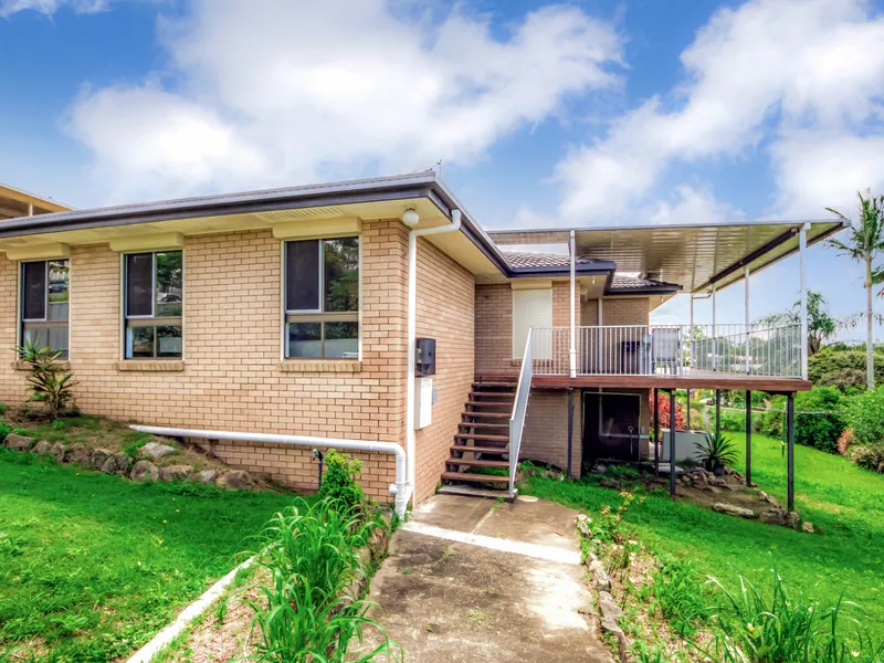 RENOVATE or DETONATE - DUAL LIVING POTENTIAL WITH AMAZING CITY VIEWS!