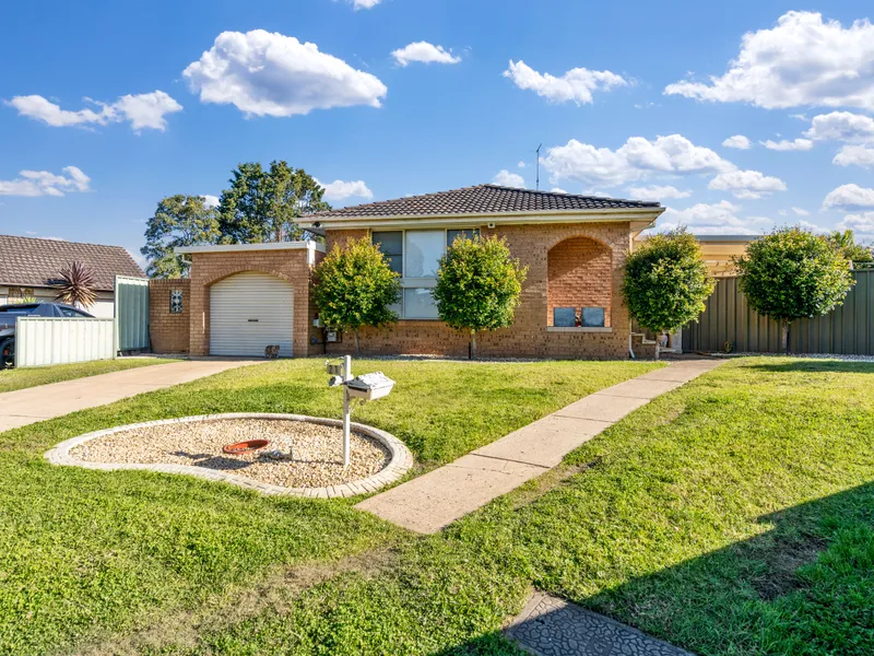 Large 791 sqm block of land with in-ground pool