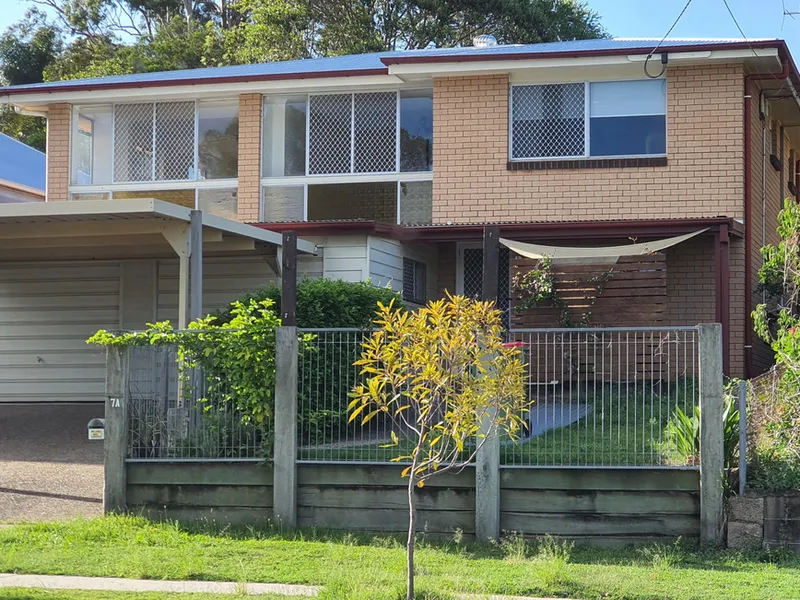 LARGE FAMILY HOME WITH FEATURES GALORE IN WOODEND