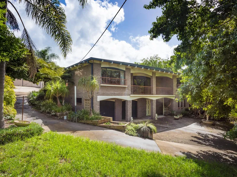 STUNNING FAMILY HOME
