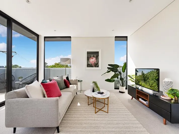 NEAR NEW GROUND FLOOR TWO BEDROOM