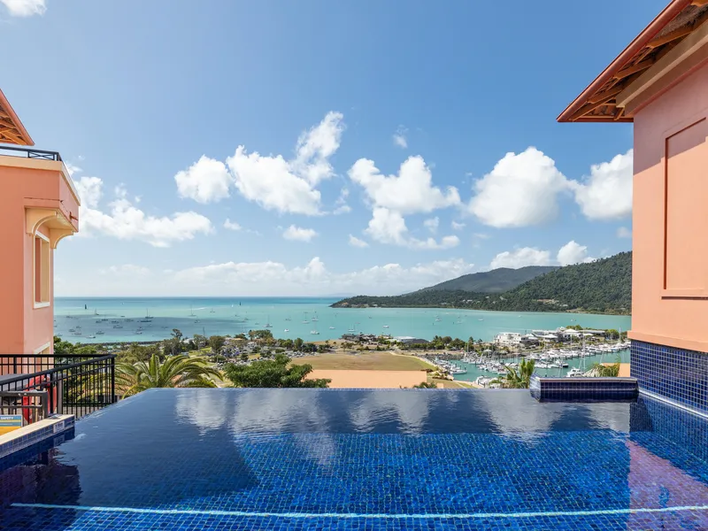 Two-Bedroom Apartment With Panoramic Whitsundays Views