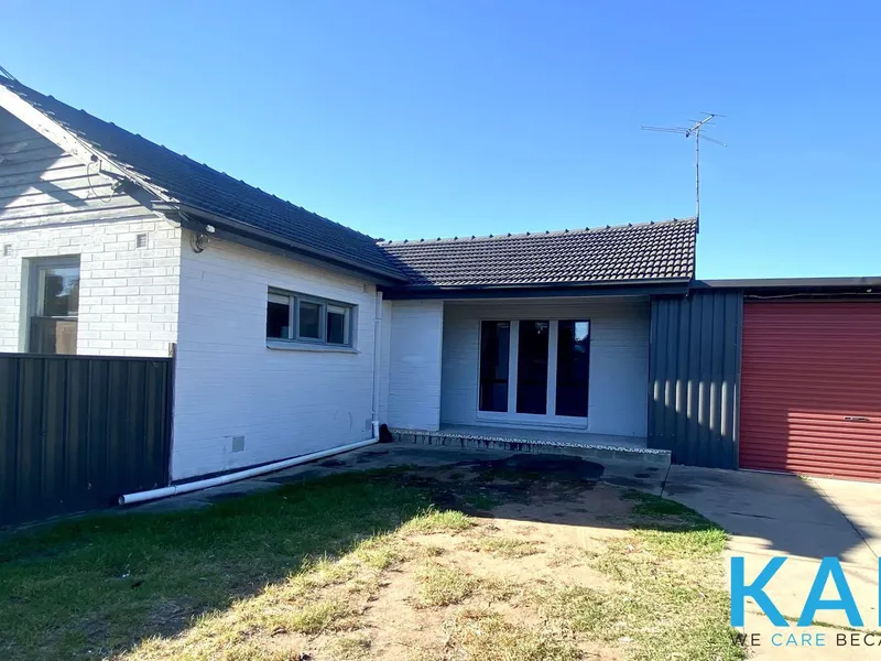 COZY HOME IN HEART OF SALISBURY WITH LARGE BACKYARD