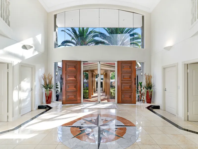 MAGNIFICENT NORTH - EAST WATERFRONT FOR EXECUTIVE LIFESTYLE