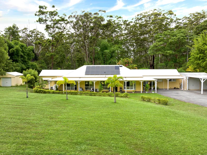 Private, Easy -Care Lifestyle Awaits in a Dream Doonan Location