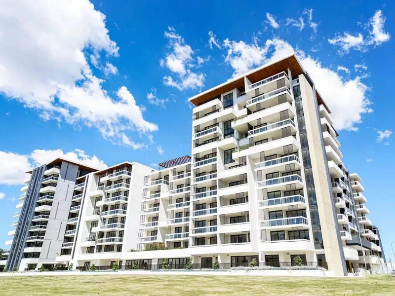 Stunning 3 Bedroom Apartment with Study Close to Sydney Olympic Park