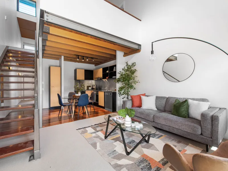Modern Loft-Style Apartment - Premium Teneriffe Living