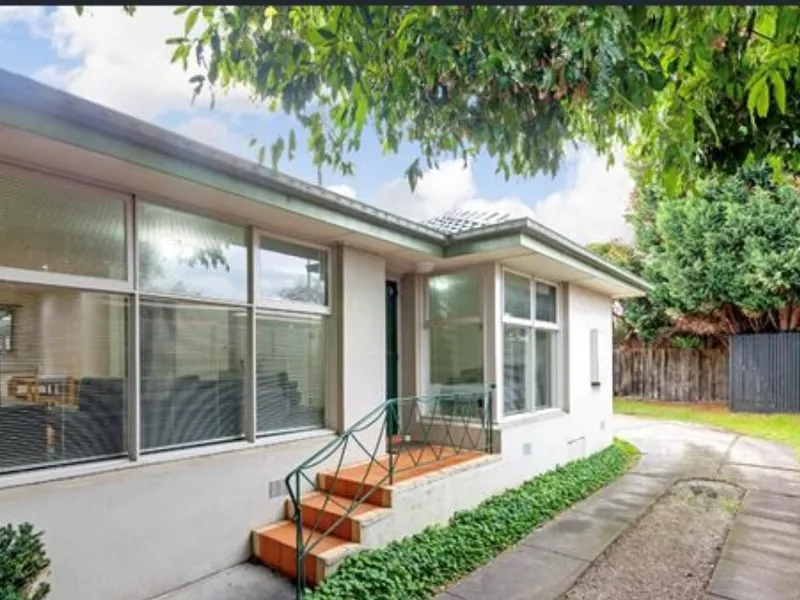 Highly sought after location, large and spacious 2 bedroom unit with carport and rear access.