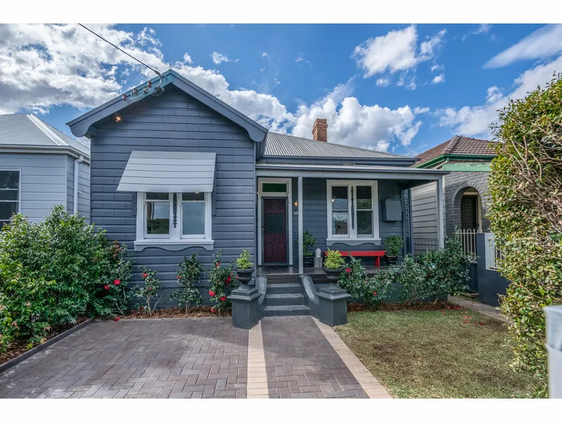 BEAUTIFUL CHARACTER HOME IN WALK-TO-EVERYWHERE LOCALE