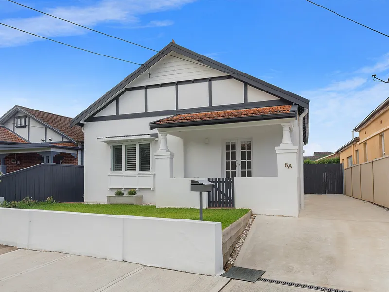 Sophisticated Urban Oasis Showcasing Abundant Natural Light