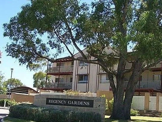 LOVELY 3 BEDROOM, 1 BATHROOM UNIT IN COMPLEX with Pool