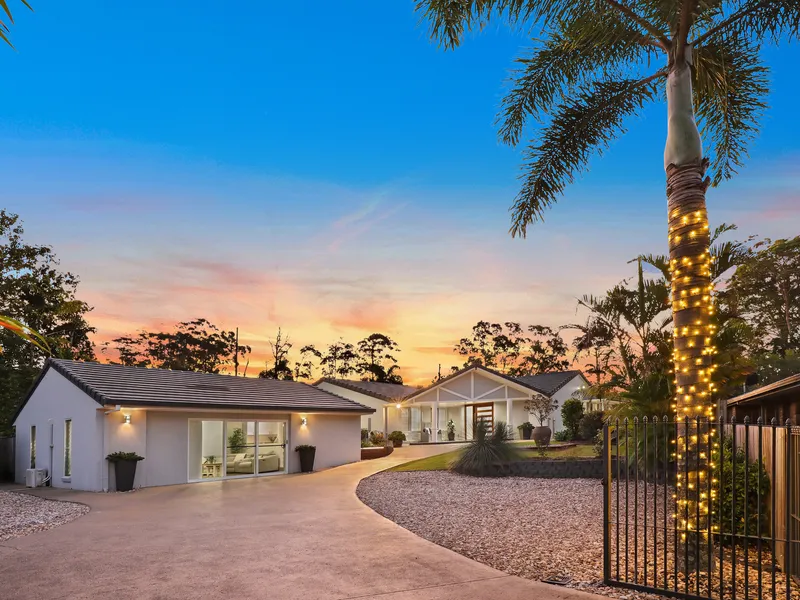 LUXURY MEETS PINNACLE GOLF COURSE LIVING!!!