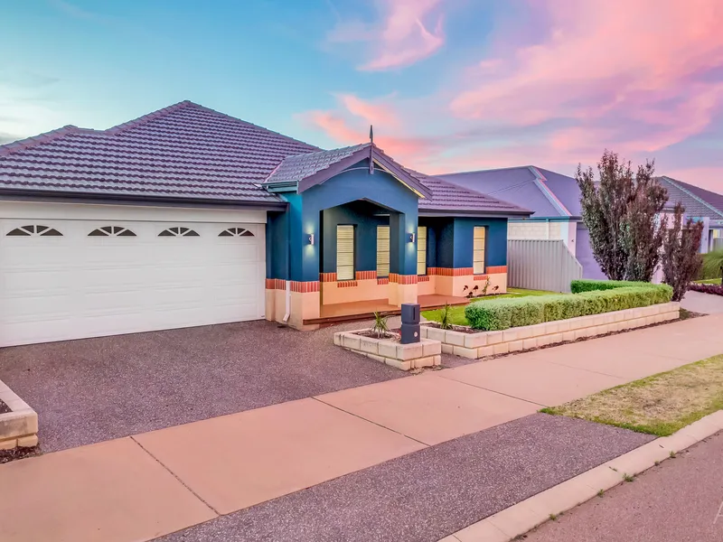 LIVING LARGE IN THE GLADES