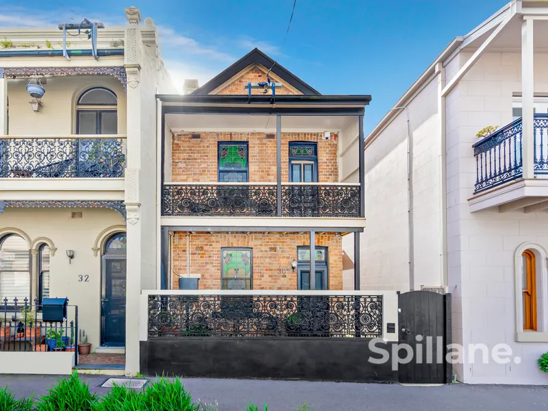 Classic Terrace in Superb location