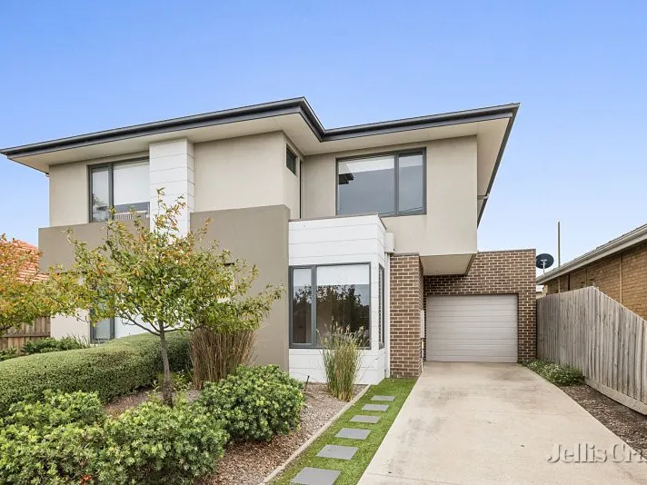 LUXURY LIVING IN THE ZONE