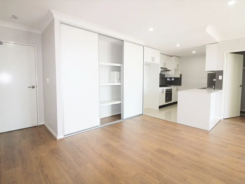 Beautiful 3 Bedder Apartment in PRIME LOCATION of Toongabbie