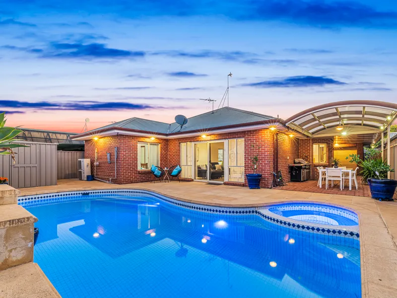 Classy family living in Riverpark Estate