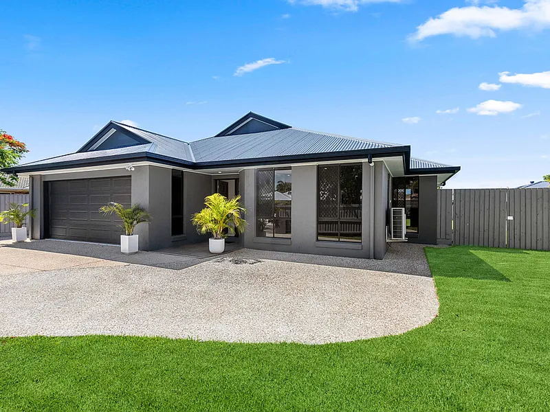 4 BEDROOM FAMILY HOME - JUST IN TIME FOR CHRISTMAS - REF NO: 4033