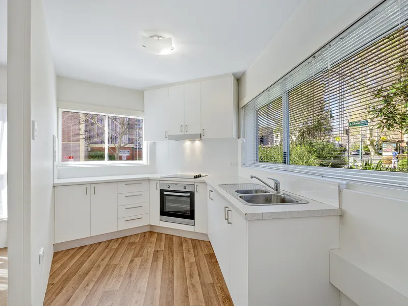 Renovated Unfurnished One Bedroom + Parking