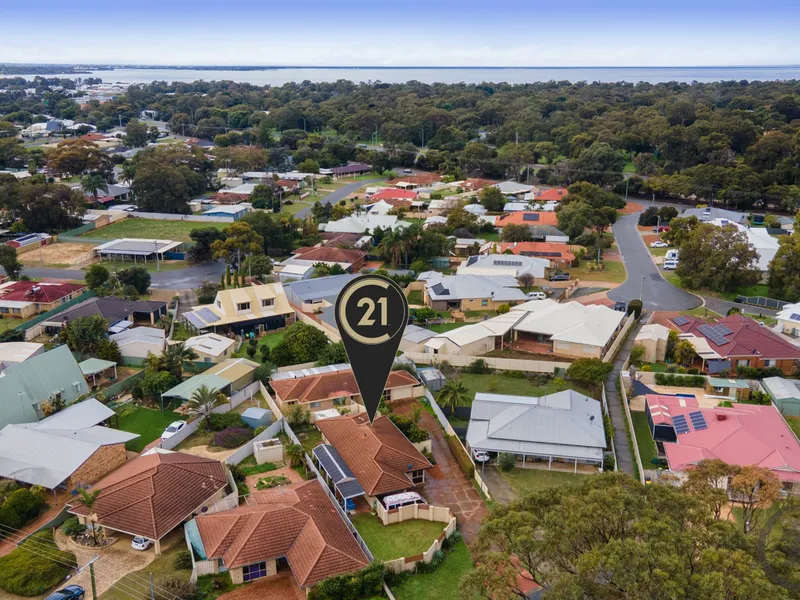 Falcon Bay Beachstyle Living.Great Lock up and Leave!