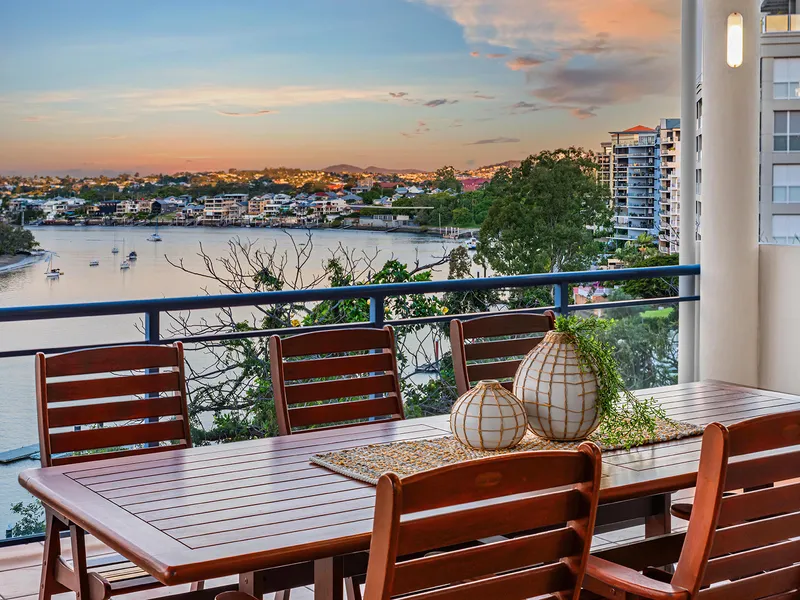 Lifestyle Luxury in this Full Floor Riverside Residence