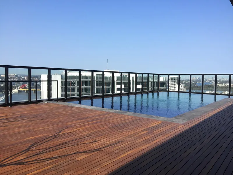 Luxurious 2 Bedrooms Apartment in Wentworth Point