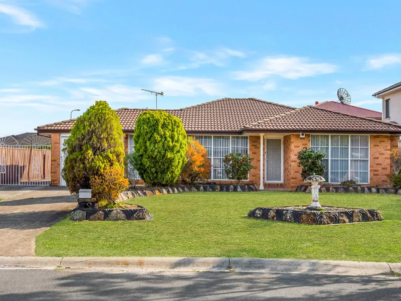 Exceptional Single Level Living!