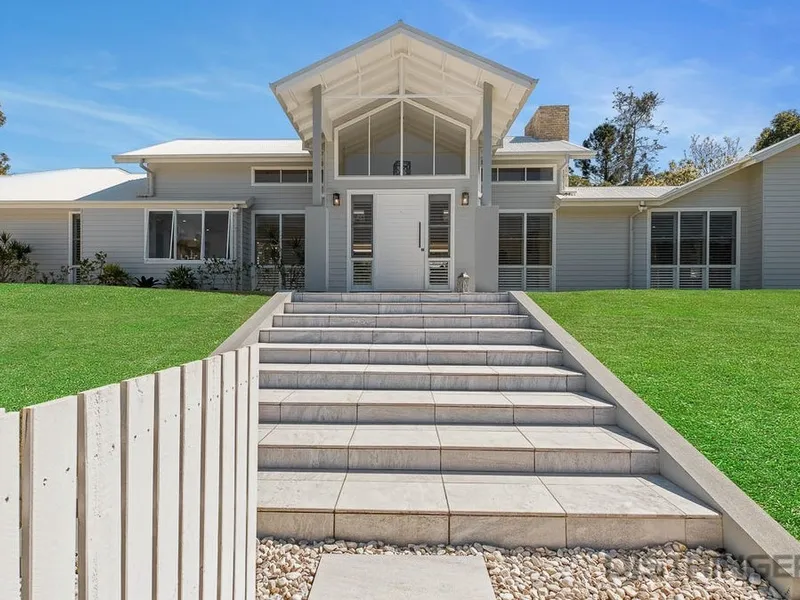 LUXURY HAMPTON'S STYLE LIVING – fully furnished 4 bedroom plus office & pool