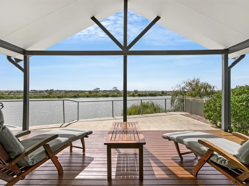 Freehold riverfront- Best Offers by 25th March 2021