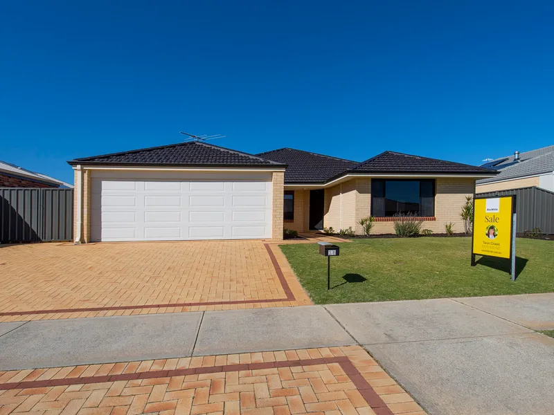 WELL PRESENTED FAMILY HOME IN PEACEFUL LOCATION