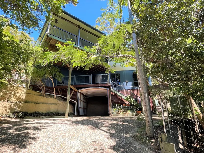 Private Treetops Hideaway with Harbour Views