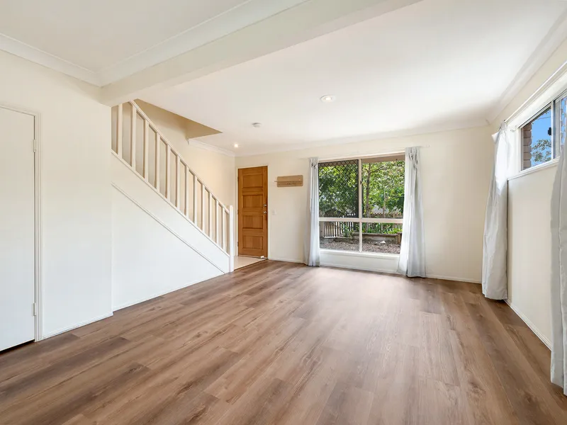 WELCOME TO ASHLEY MEWS! 2-BED 1.5 BATH FRESHLY TIDIED FOR YOU!