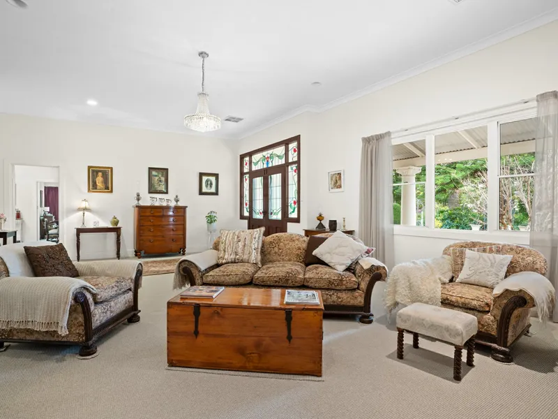 Impressive Family Home on Land, 5meg Water