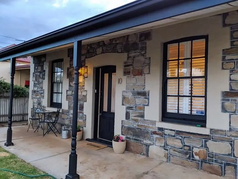 Charming Bluestone Cottage