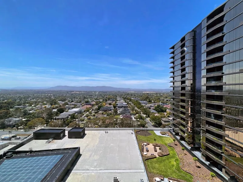 3 Bedroom 2 Bath Apartment with Great Views!
