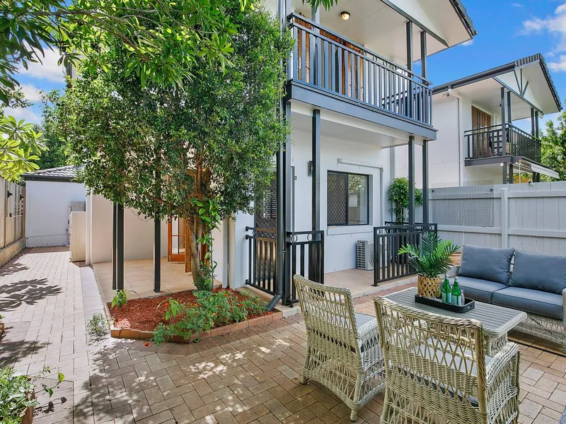 Freestanding & Refreshed Townhouse with Private Courtyard!