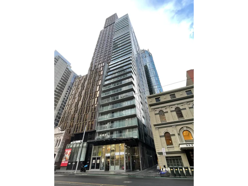 Fully Furnished 2 Bedroom, 2 Bathroom Apartment Minutes Walking from Melbourne Central !!