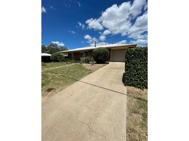 Auction: 38 Jacaranda Drive - A great way to start! Home or invest.