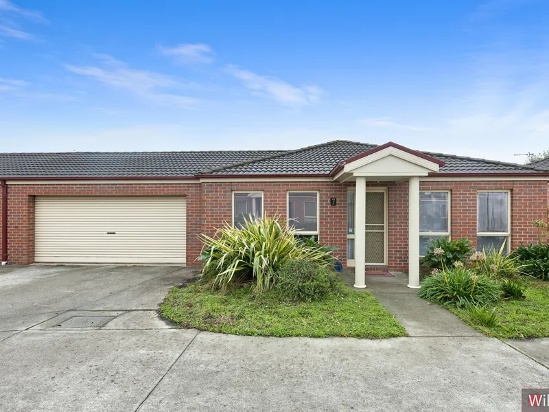 SUPER SPACIOUS TOWNHOUSE WITH DOUBLE GARAGE