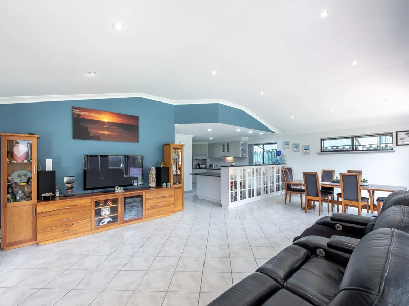 UNDER OFFER BY THE LOVELL TEAM